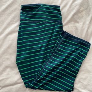 striped athleta capris